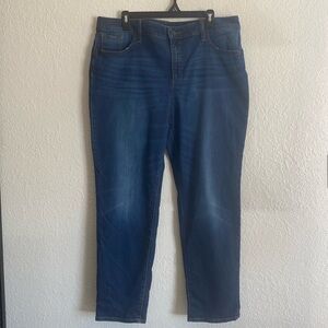 Chico’s So Slimming Girlfriend Slim Leg Ankle Jeans                     (BTO)